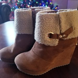 Juicy Couture Brown suede wedge boots size 7